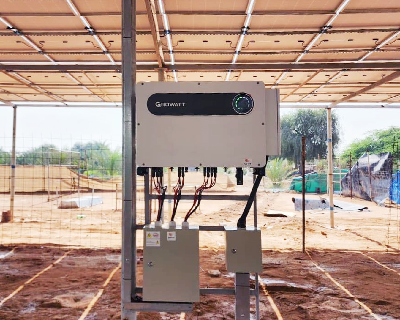 How Solar Inverters Efficiently Manage High-Temperature Conditions